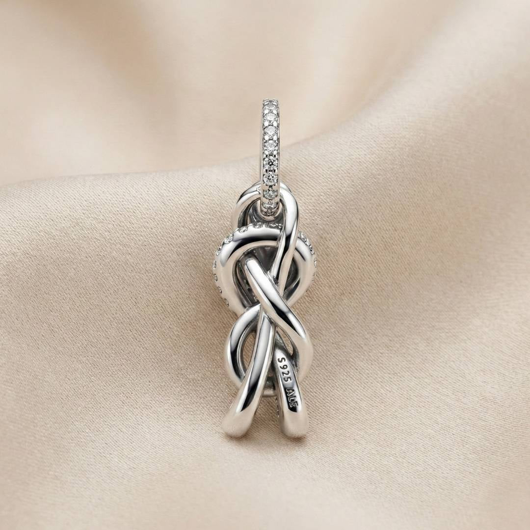 Pandora Viseći Privjesak Pavé Infinity Knot – Čvor Beskonačnosti (Srebro 925)
