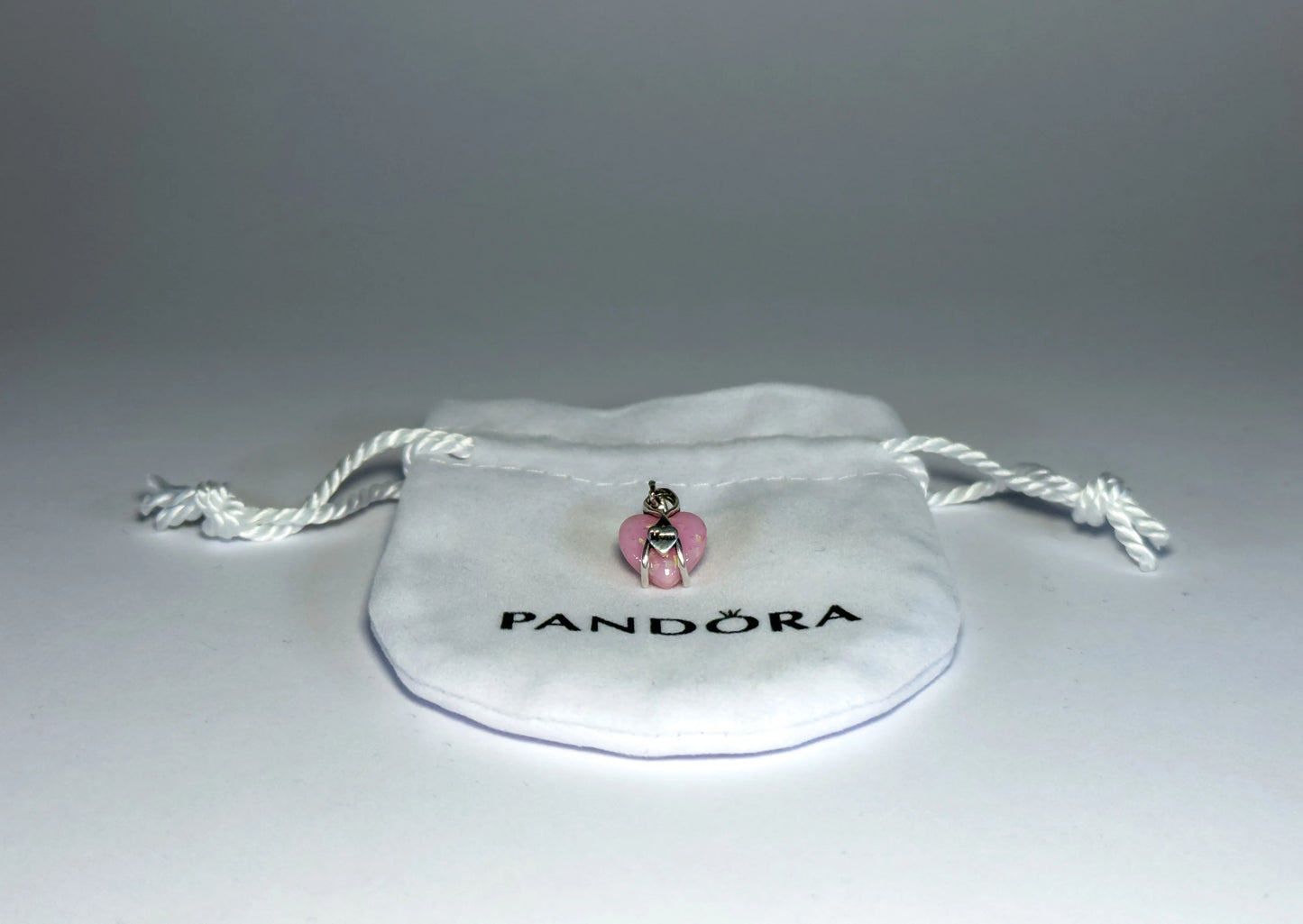 Pandora Opalescentni “Mum” Viseći Privjesak u Obliku Srca (Srebro 925)
